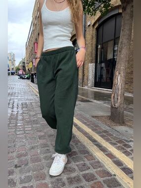 Brandy Melville Sweatpants Joggers Green Forest Rosa Fleece